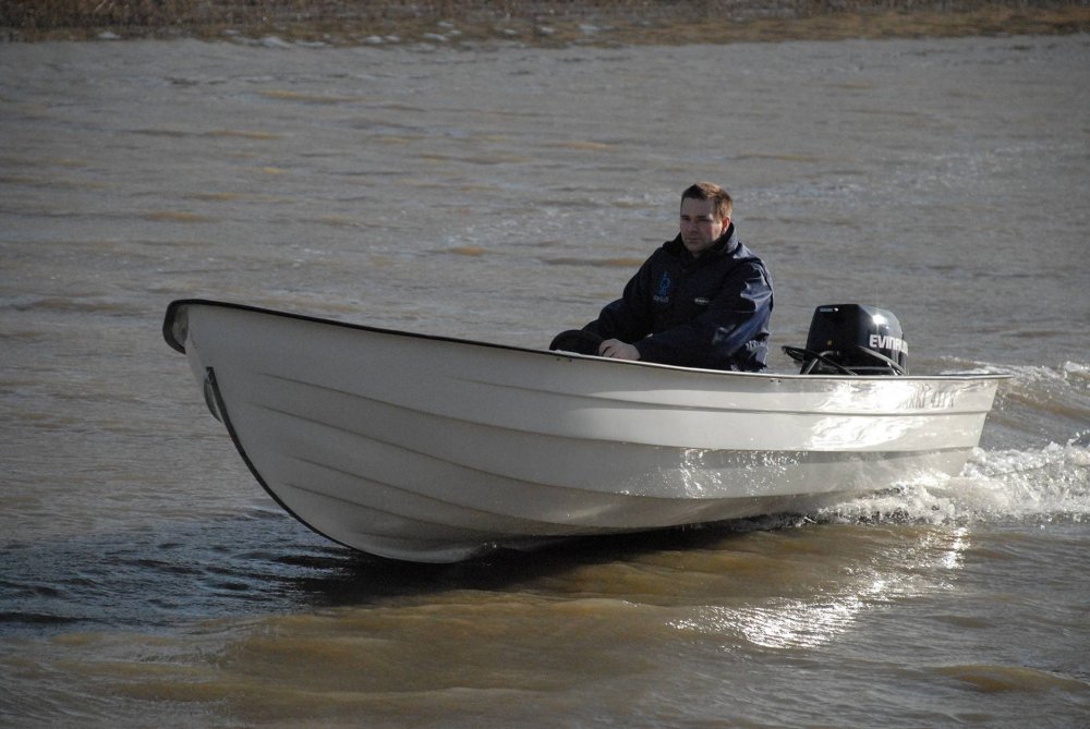 SÄRKI 410 R - Pulpettivene